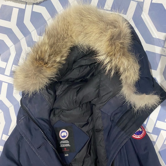 Canada Goose Kensington Parka – Navy (Size 2XS) - Picture 4 of 7